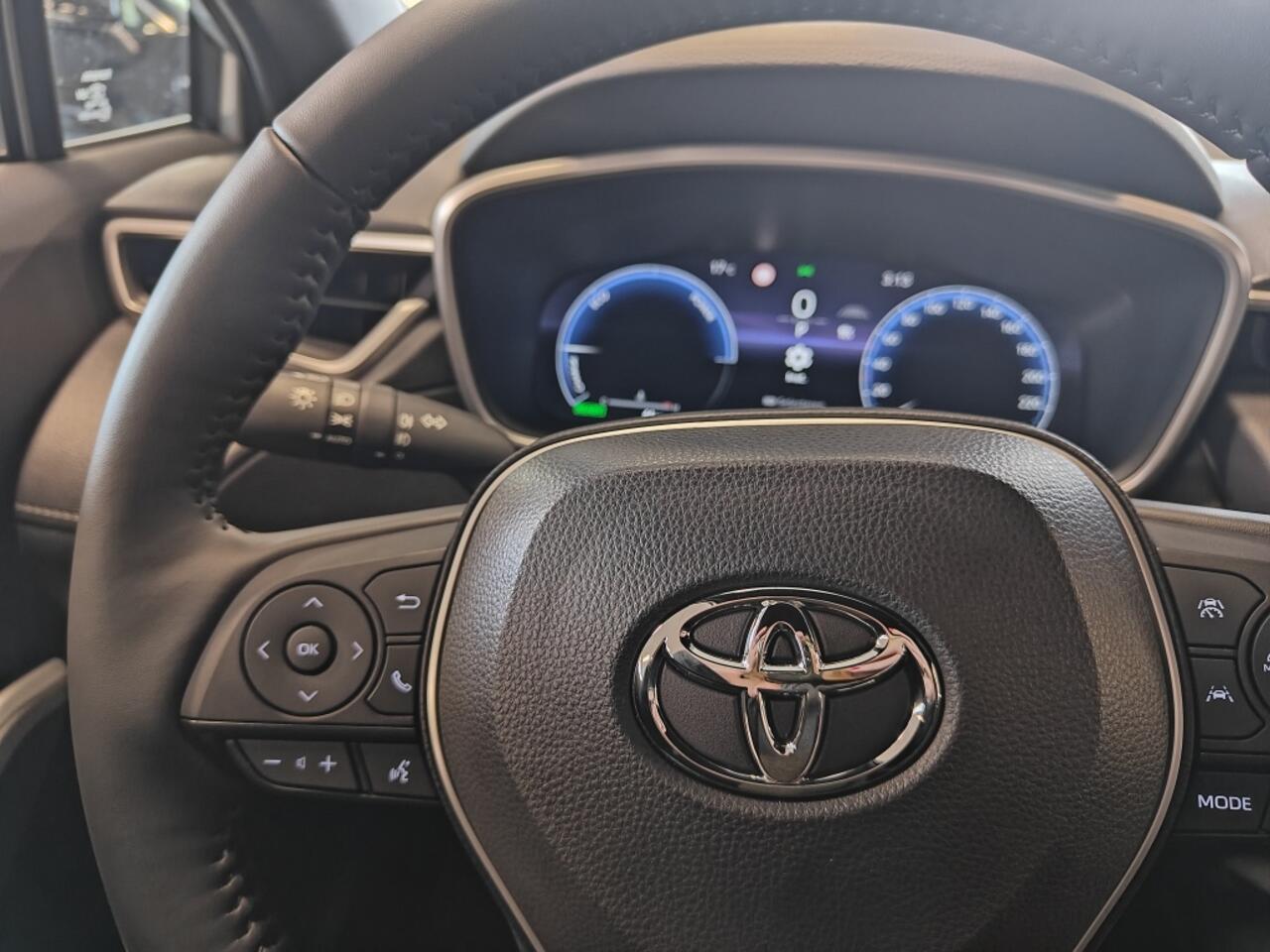 Toyota COROLLA 1.8 Hybrid Team D Stuur/Stoel verwarming