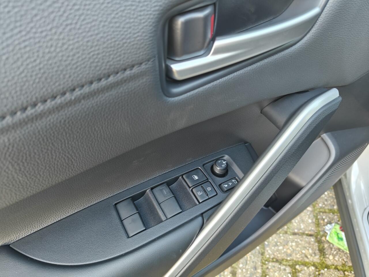 Toyota COROLLA 1.8 Hybrid Team D Stuur/Stoel verwarming