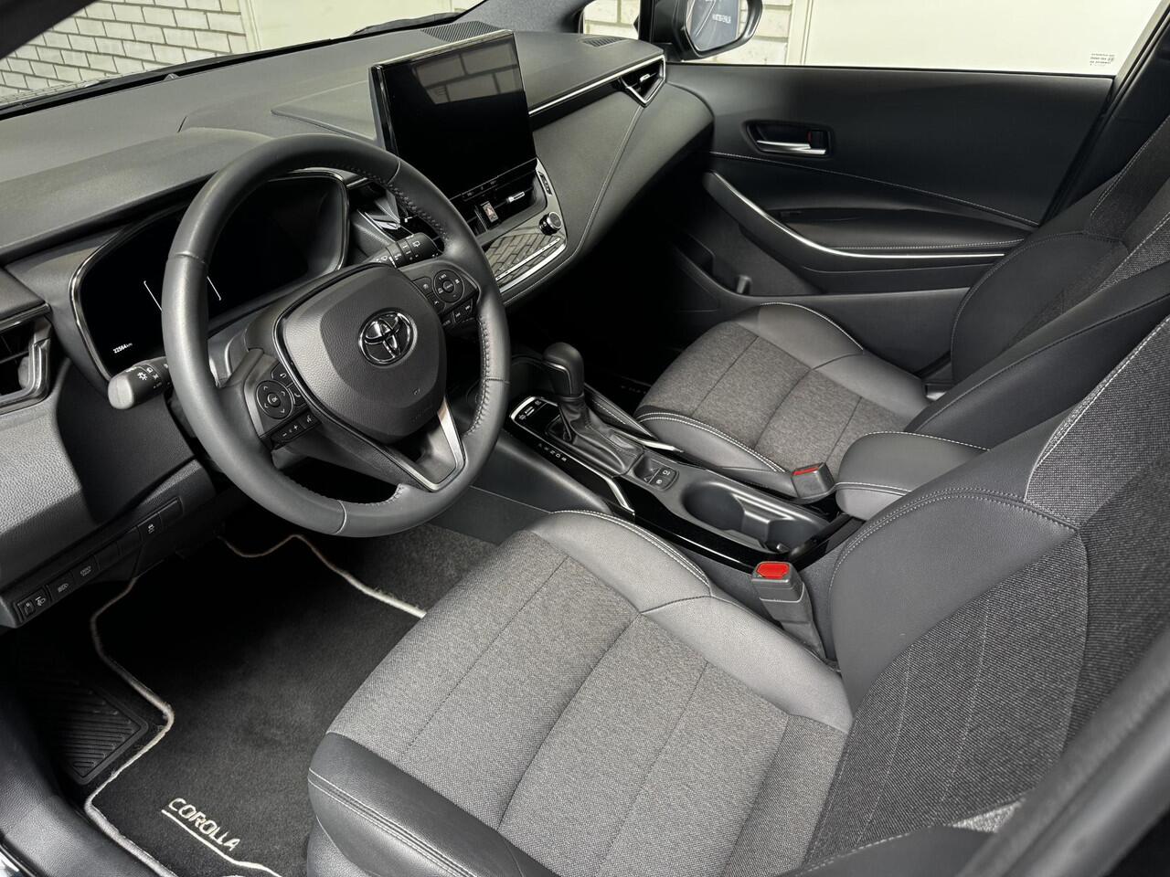 Toyota COROLLA 1.8 Hybrid First Edition automaat