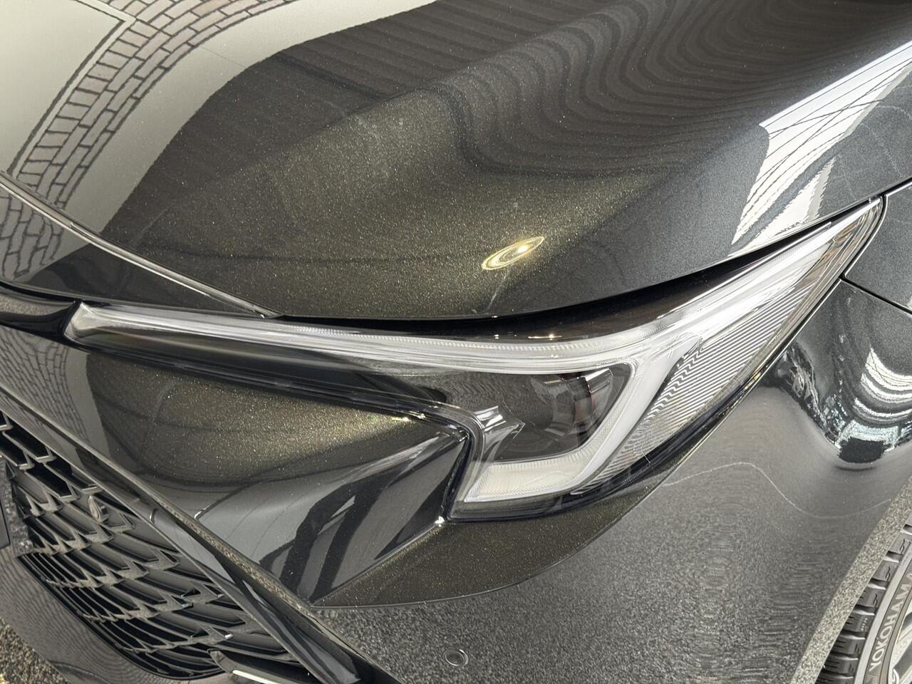 Toyota COROLLA 1.8 Hybrid First Edition automaat