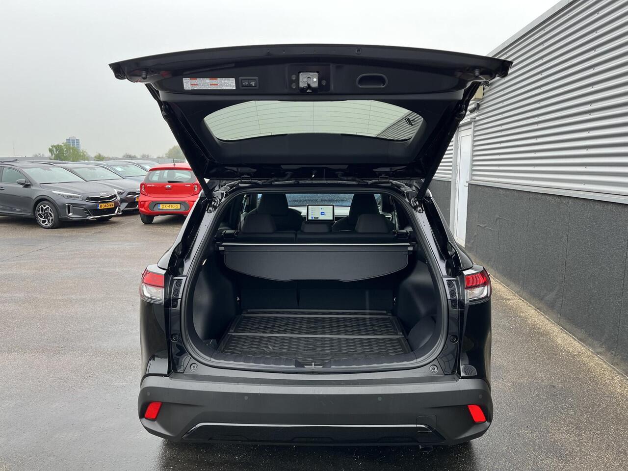 Toyota COROLLA Cross Hybrid 2.0 197PK Style Edition Navigatie, Dodehoekdetectie, Parkeersensoren voor + Achter, Elektrische achterklep, LED, LMV,