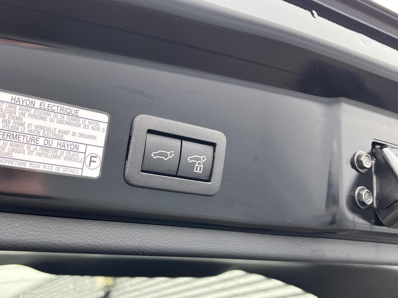 Toyota COROLLA Cross Hybrid 2.0 197PK Style Edition Navigatie, Dodehoekdetectie, Parkeersensoren voor + Achter, Elektrische achterklep, LED, LMV,