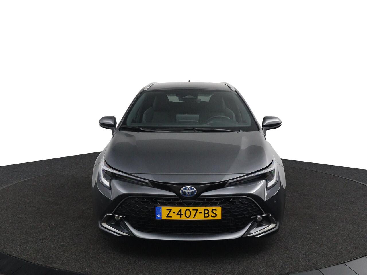Toyota COROLLA Touring Sports Hybrid 140 Dynamic | Demo Voordeel | Zeer complete Uitvoering | Parkeersensoren Rondom | Stoelverwarming | Elektrisch bedienbare achterklep |