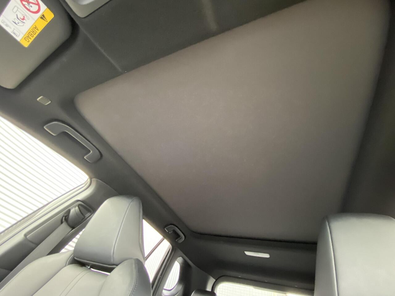 Toyota COROLLA Cross Hybrid 200 Style edition Panoramadak, Dodehoekdetectie, Parkeersensoren voor + achter, Elektrische achterklep, Led, Navi, Garantie t/m 2034!