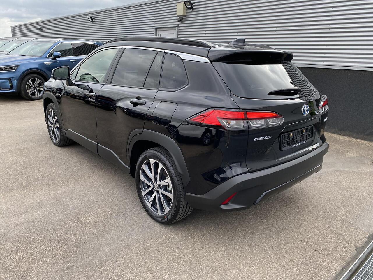 Toyota COROLLA Cross Hybrid 200 Style edition Panoramadak, Dodehoekdetectie, Parkeersensoren voor + achter, Elektrische achterklep, Led, Navi, Garantie t/m 2034!