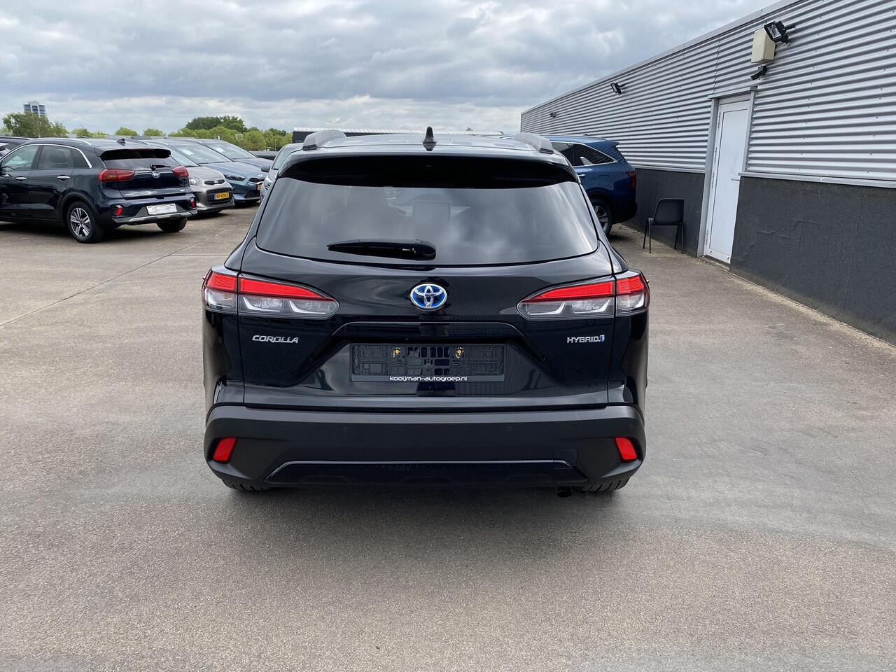 Toyota COROLLA Cross Hybrid 200 Style edition Panoramadak, Dodehoekdetectie, Parkeersensoren voor + achter, Elektrische achterklep, Led, Navi, Garantie t/m 2034!