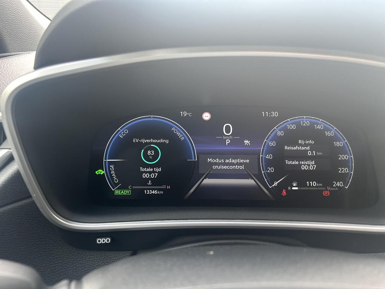 Toyota COROLLA Cross 2.0 High Power Hybrid Dynamic Navigatie, Elek. Achterklep, Smart key, Led, LMV, Privacy glass