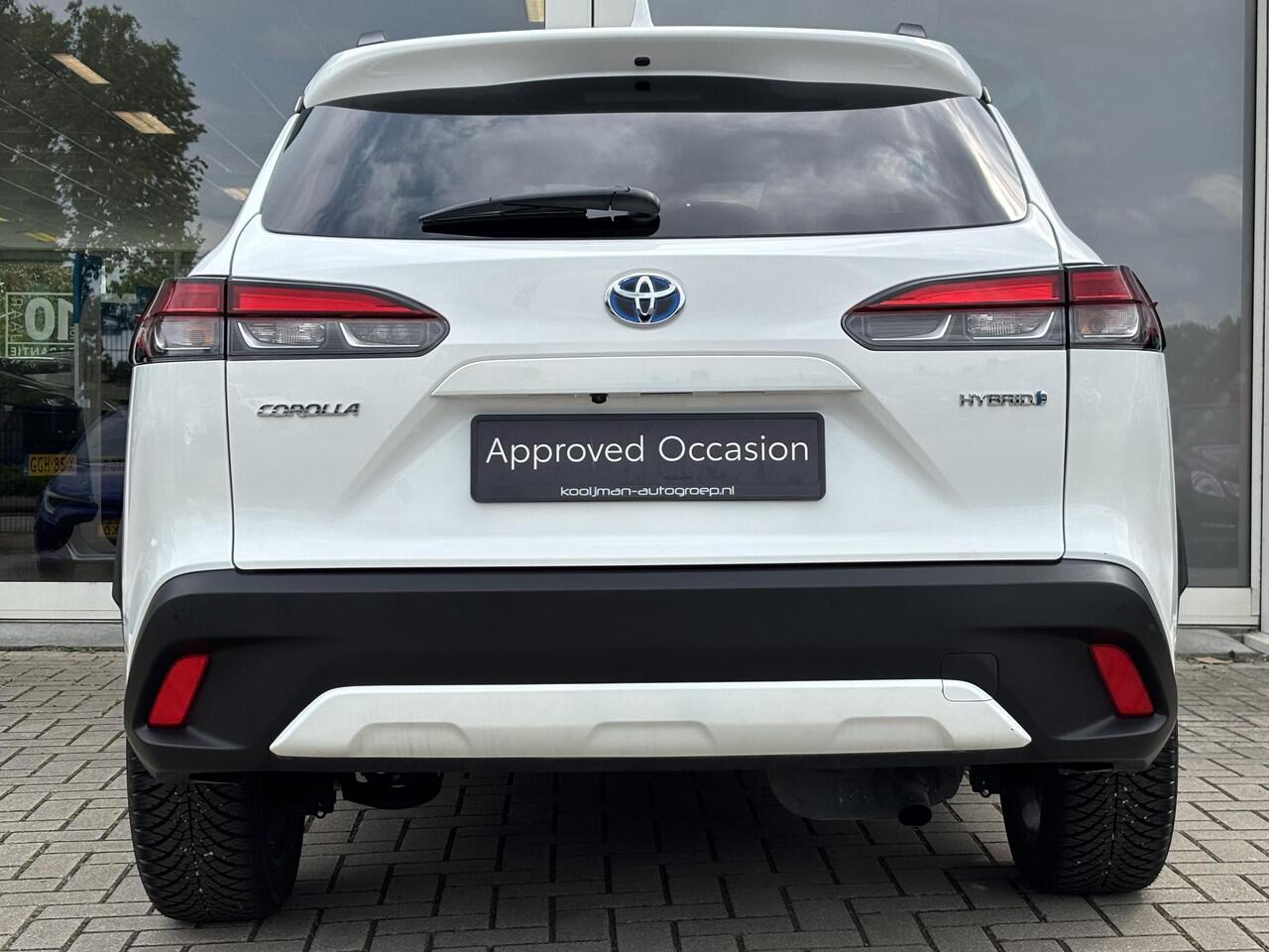 Toyota COROLLA Cross Hybrid 140 Style + Premium Pack II | Panoramadak | Half leder | Blindspot | Stoelverwarming | Parkeerhulp voor en achter | Toyota garantie tot 2034!