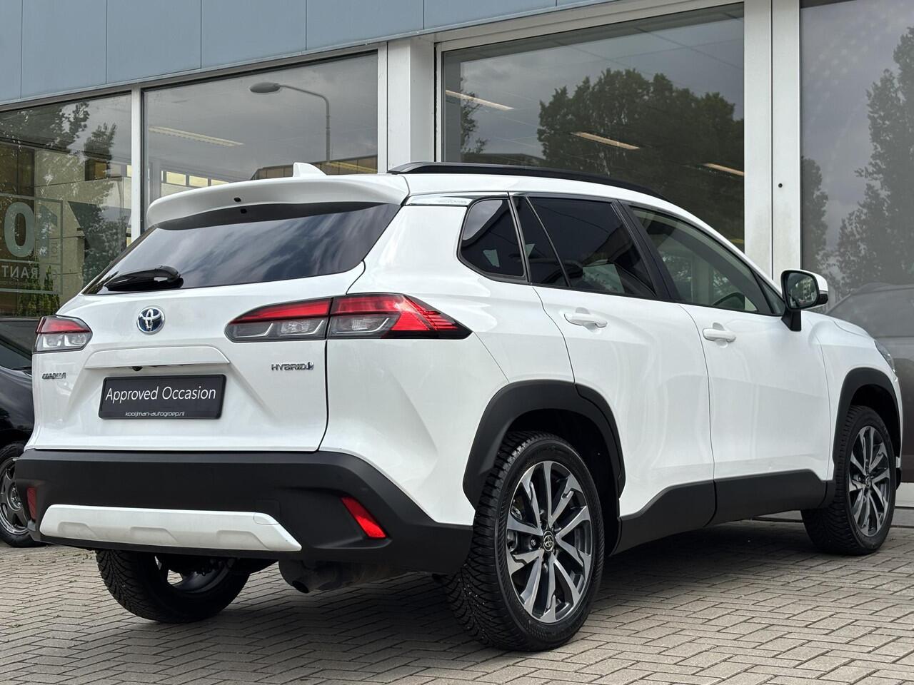 Toyota COROLLA Cross Hybrid 140 Style + Premium Pack II | Panoramadak | Half leder | Blindspot | Stoelverwarming | Parkeerhulp voor en achter | Toyota garantie tot 2034!