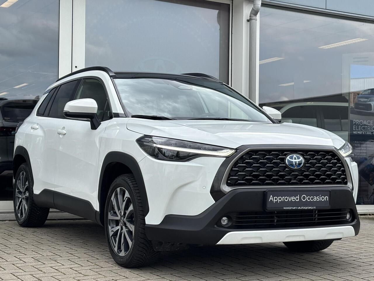 Toyota COROLLA Cross Hybrid 140 Style + Premium Pack II | Panoramadak | Half leder | Blindspot | Stoelverwarming | Parkeerhulp voor en achter | Toyota garantie tot 2034!