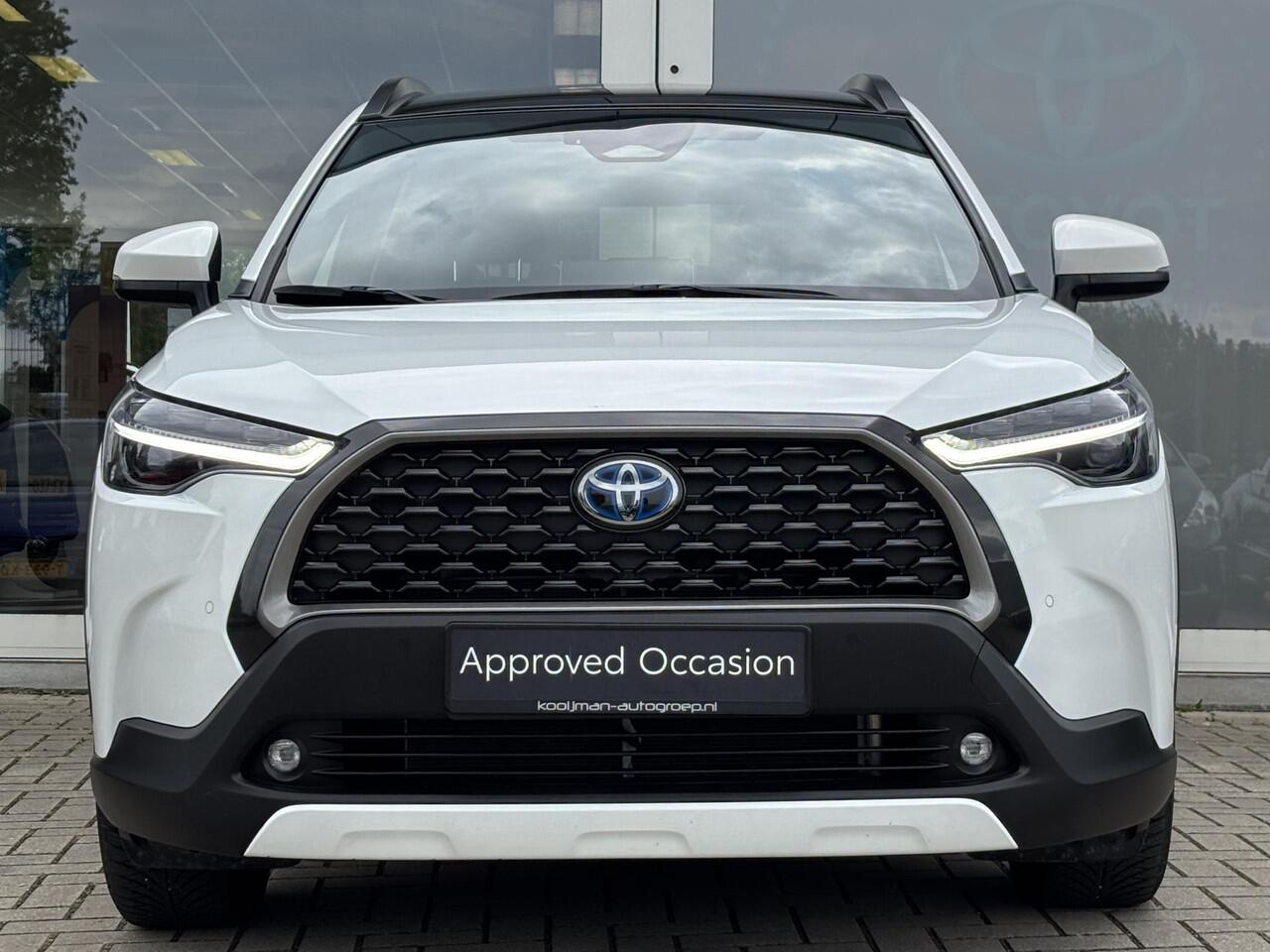 Toyota COROLLA Cross Hybrid 140 Style + Premium Pack II | Panoramadak | Half leder | Blindspot | Stoelverwarming | Parkeerhulp voor en achter | Toyota garantie tot 2034!