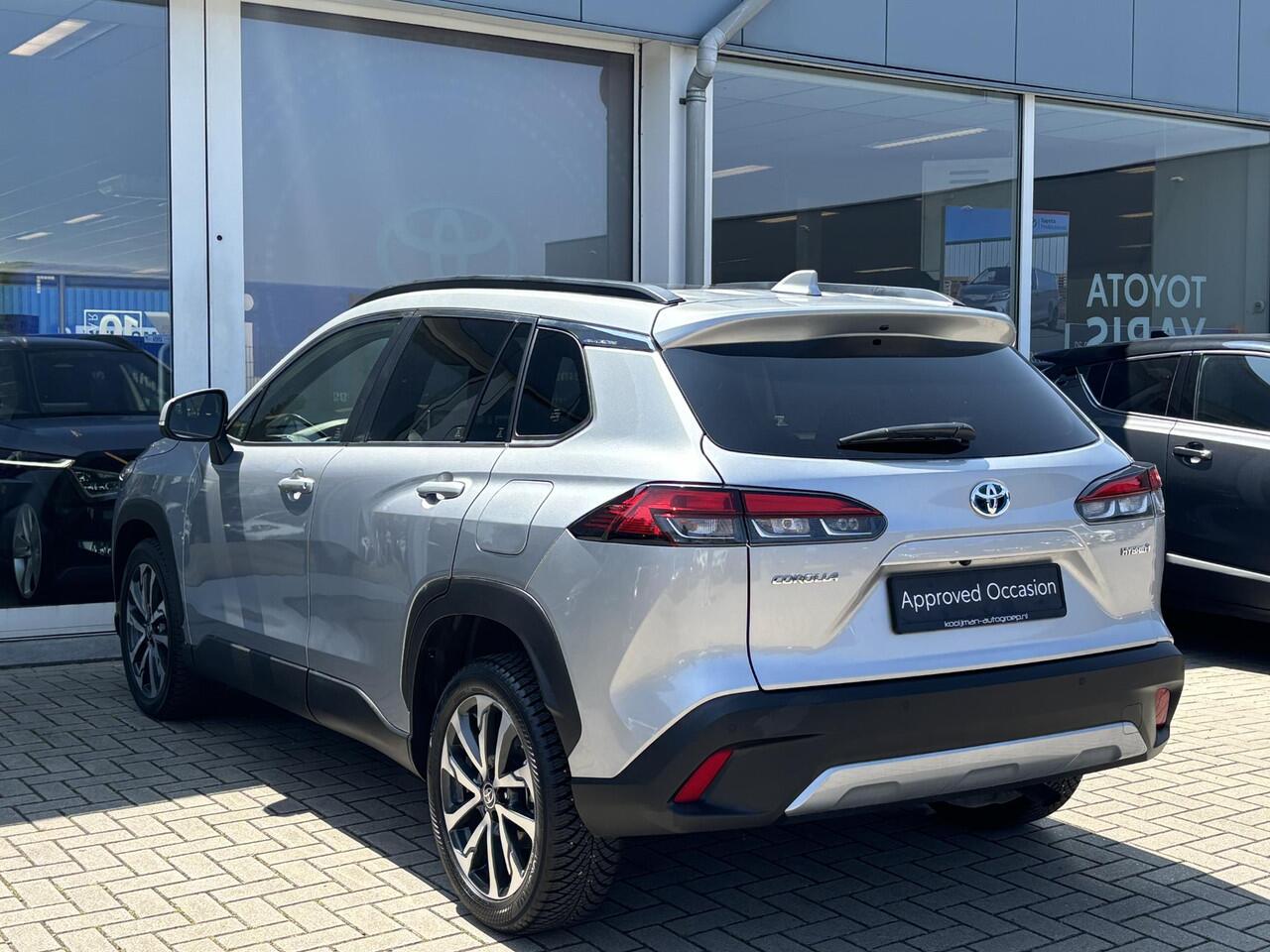 Toyota COROLLA Cross Style 140 | All seasonbanden | Panoramadak | Half leder | Stoelverwarming | Parkeerhulp voor en achter | Toyota garantie tot 2034!