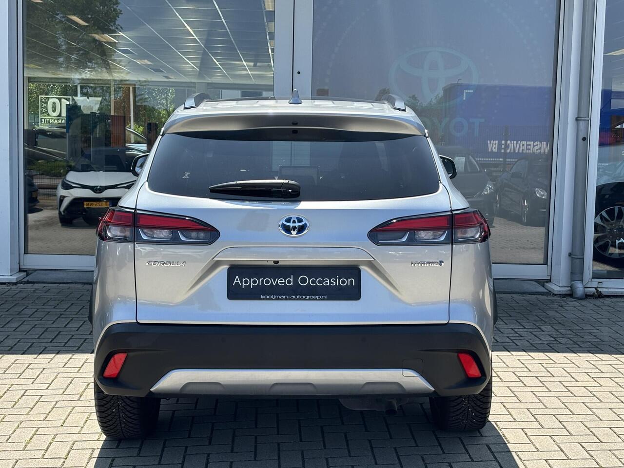 Toyota COROLLA Cross Style 140 | All seasonbanden | Panoramadak | Half leder | Stoelverwarming | Parkeerhulp voor en achter | Toyota garantie tot 2034!