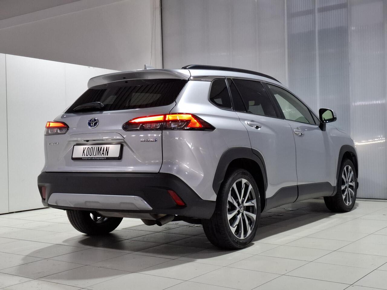 Toyota COROLLA Cross Hybrid 200 Style | Panoramadak | Half lederen bekleding | Dealer onderhouden |