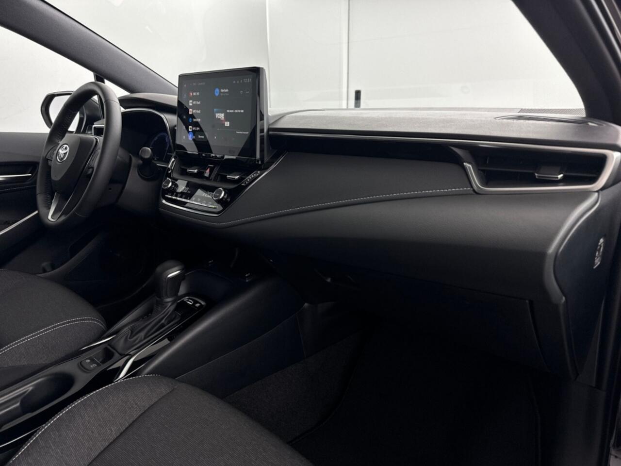 Toyota COROLLA Hybrid 140 Active | Stoel + Stuur Verwarmd | Adaptieve Cruise Control | Parkeercamera