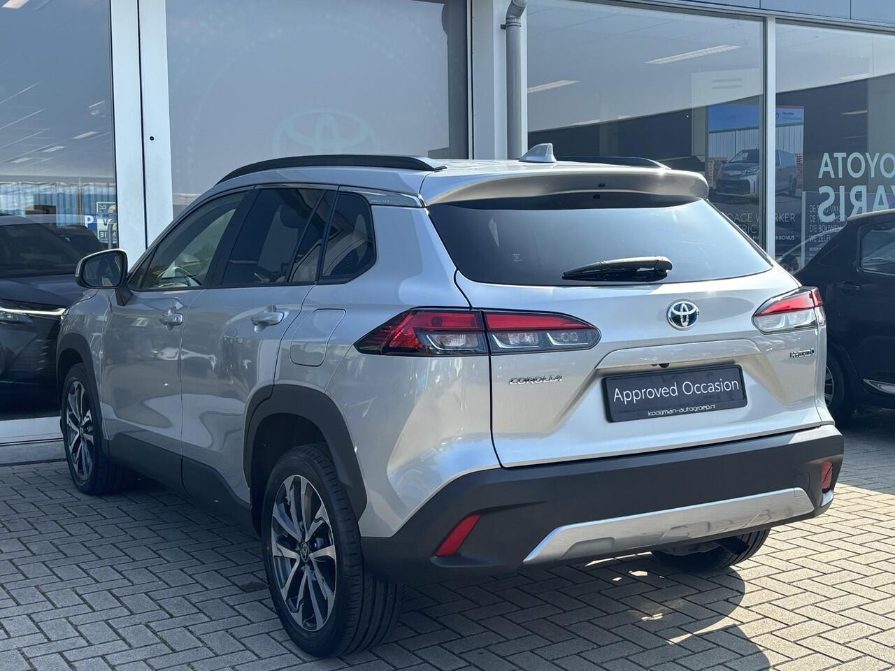 Toyota COROLLA Cross Hybrid 140 Style | Slechts 10.000km! | Navigatie | Camera | Apple Carplay/Android auto | Toyota garantie tot 2034!