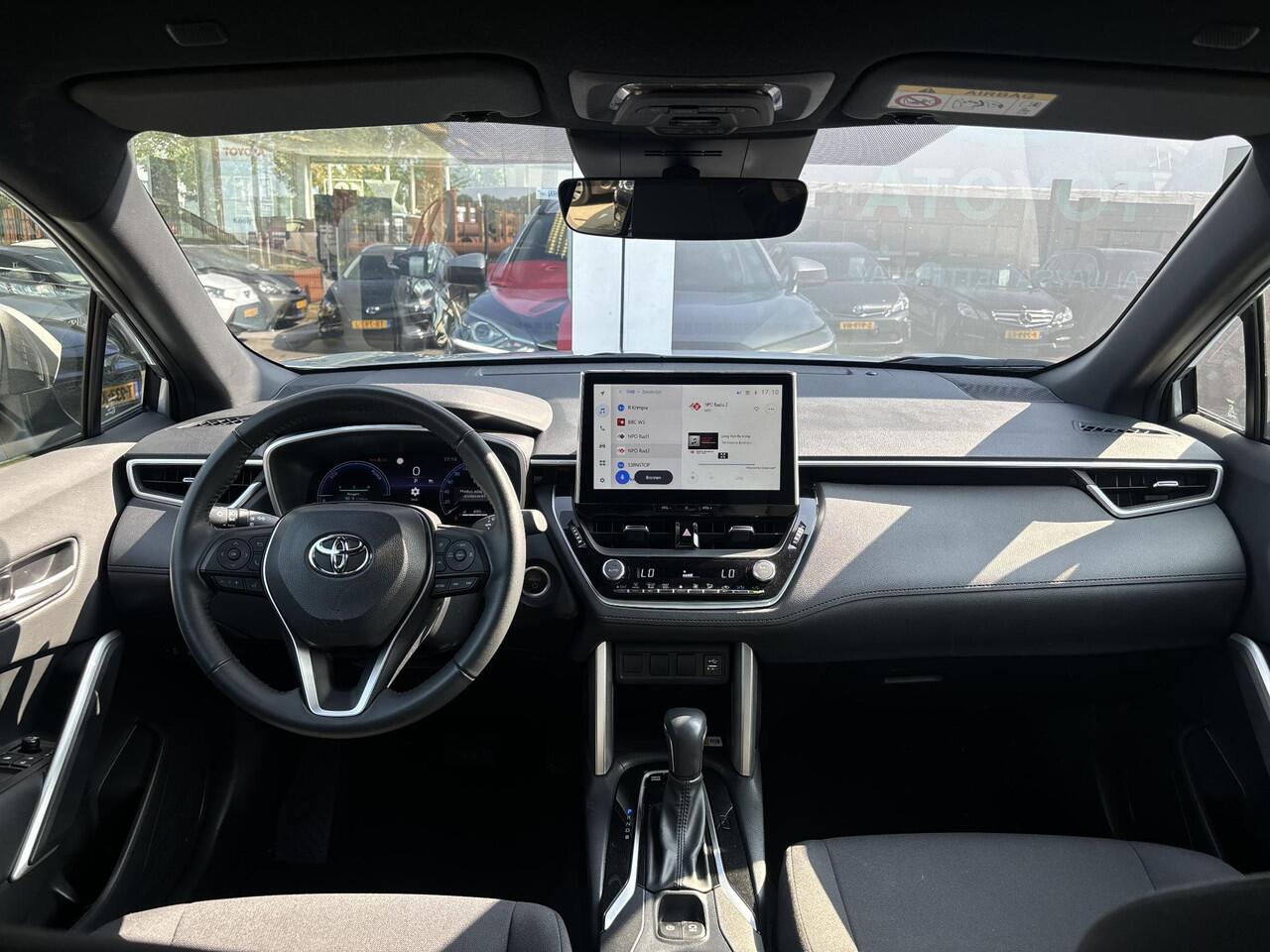Toyota COROLLA Cross Hybrid 140 Style | Slechts 10.000km! | Navigatie | Camera | Apple Carplay/Android auto | Toyota garantie tot 2034!