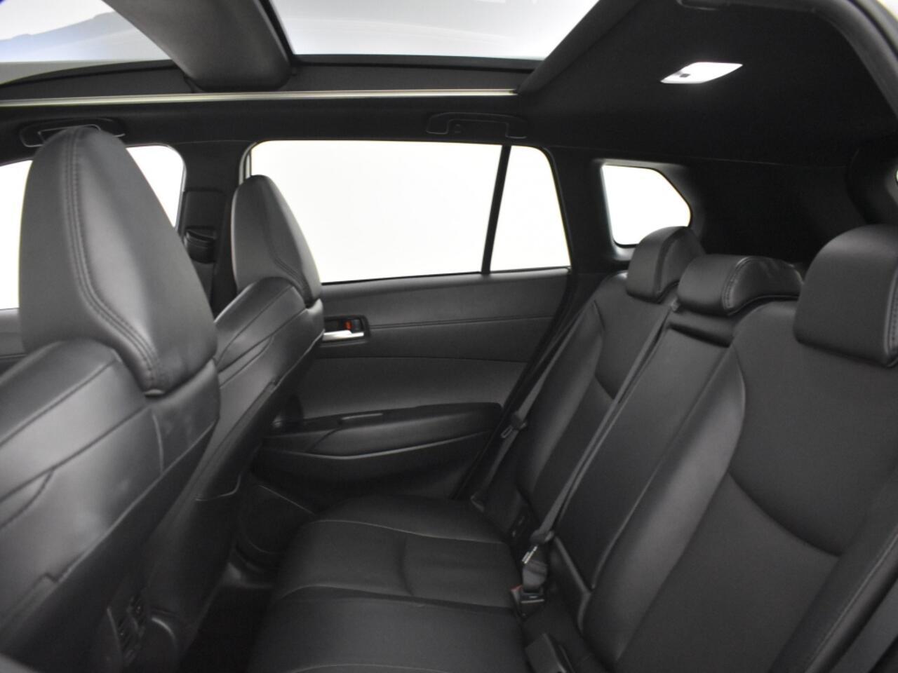 Toyota COROLLA Hybrid 140 Style | Panormadak | Stoelverwarming | Parkeersensore