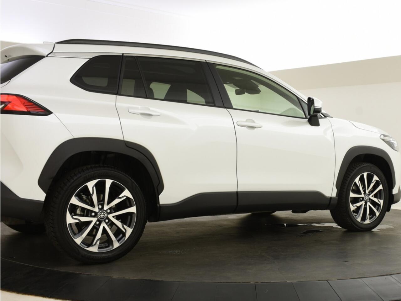 Toyota COROLLA Hybrid 140 Style | Panormadak | Stoelverwarming | Parkeersensore