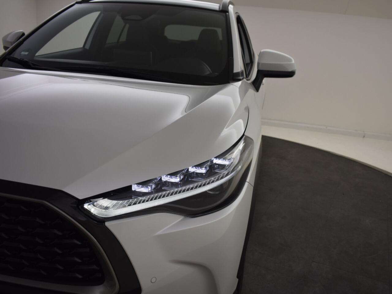 Toyota COROLLA Hybrid 140 Style | Panormadak | Stoelverwarming | Parkeersensore