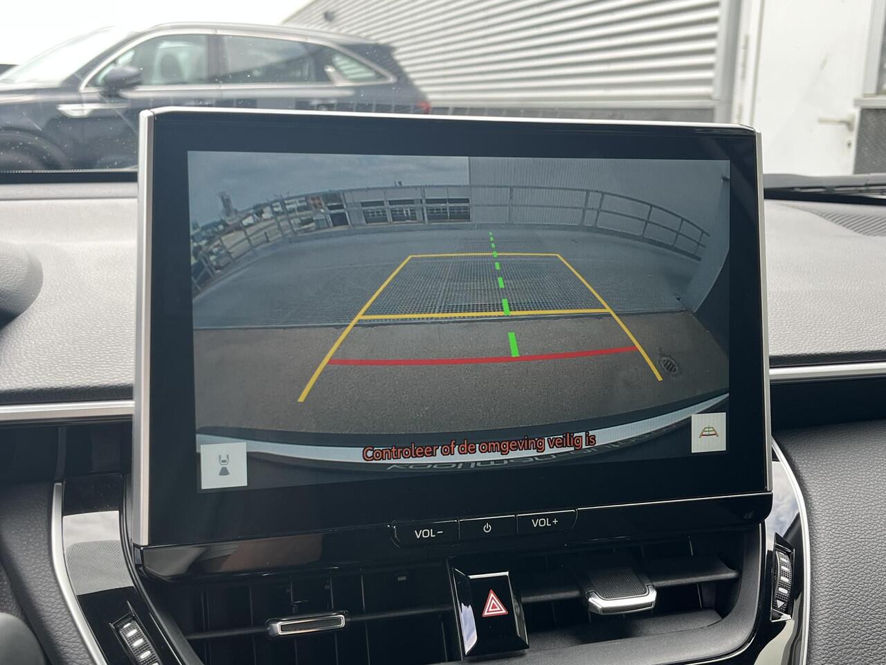 Toyota COROLLA Cross Hybrid 200 Dynamic MEERDERE KLEUREN LEVERBAAR! Navigatie, Elektrische achterklep, Achteruitrijcamera, LM velgen, Privacy glass, smart Key, All-season banden