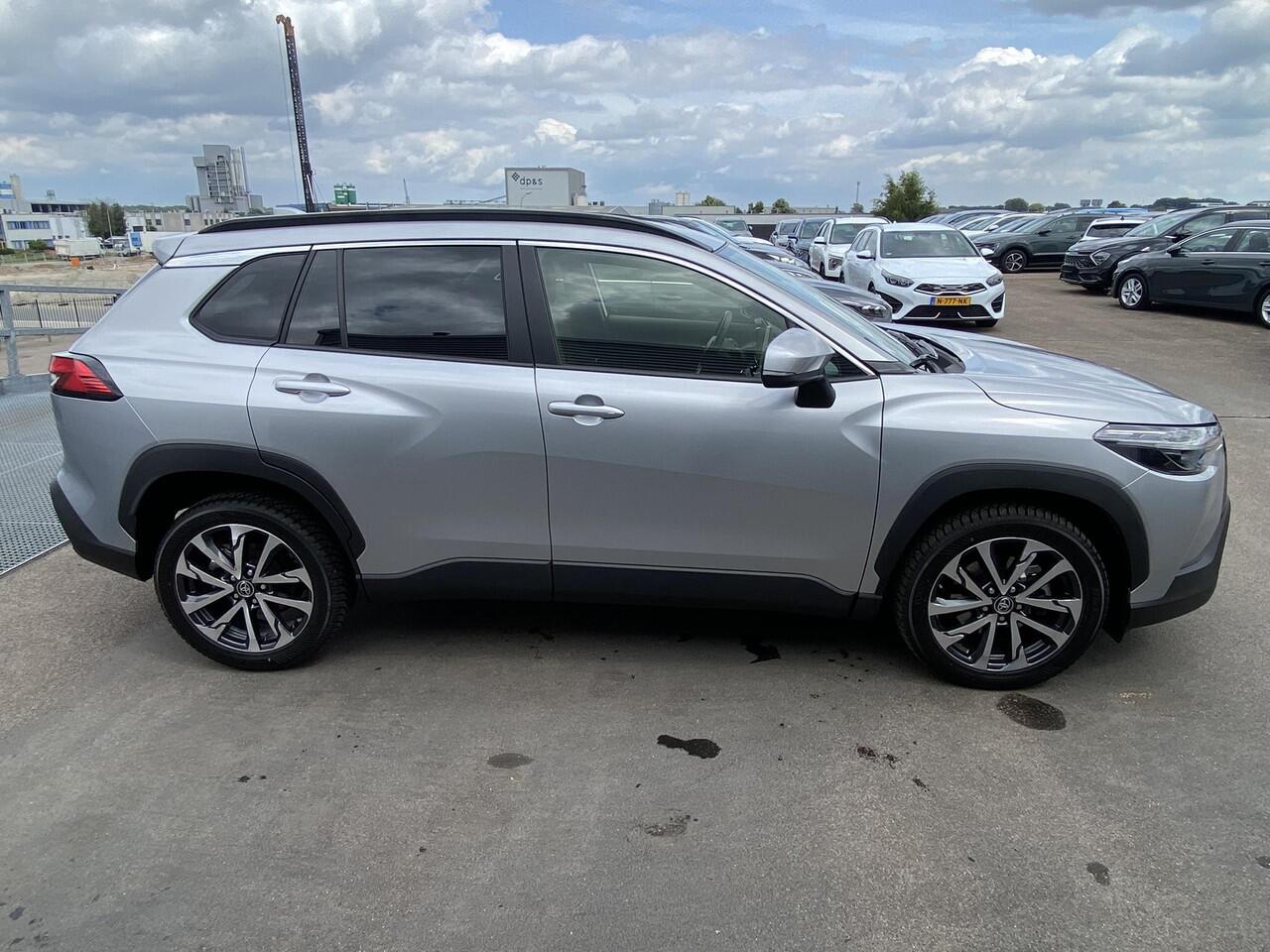 Toyota COROLLA Cross Hybrid 140 Dynamic edition Navigatie, Elektrische achterklep, LM Velgen, LMV, all-season banden, smart Key