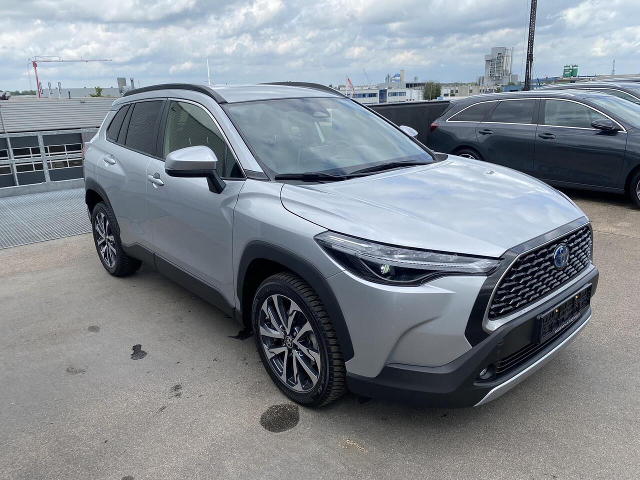 Toyota COROLLA Cross Hybrid 140 Dynamic edition Navigatie, Elektrische achterklep, LM Velgen, LMV, all-season banden, smart Key