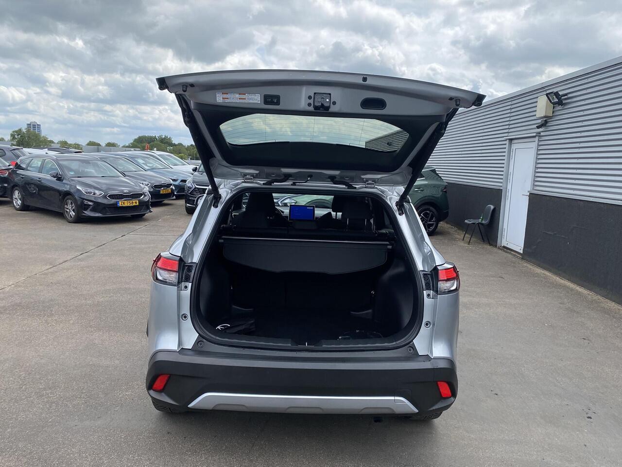 Toyota COROLLA Cross Hybrid 140 Dynamic edition Navigatie, Elektrische achterklep, LM Velgen, LMV, all-season banden, smart Key