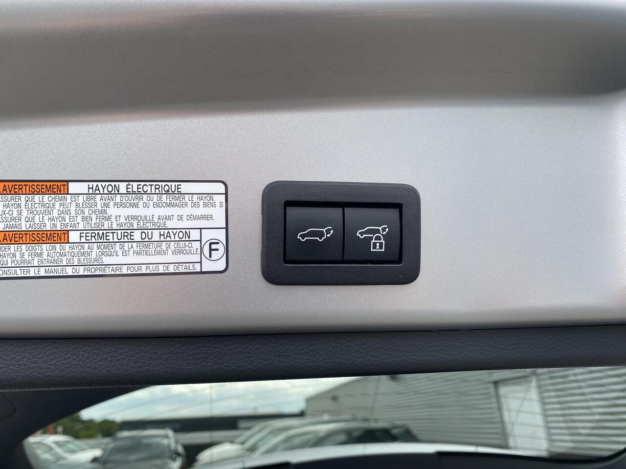 Toyota COROLLA Cross Hybrid 140 Dynamic edition Navigatie, Elektrische achterklep, LM Velgen, LMV, all-season banden, smart Key