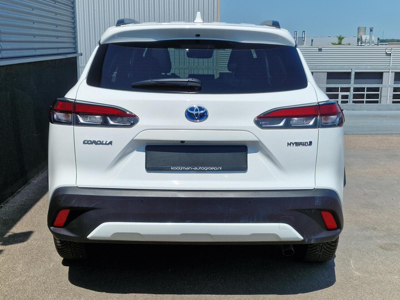 Toyota COROLLA Cross 2.0 High Power Hybrid 197pk Executive Edition Panoramadak, Dodehoekdetectie, PDC, Stoelverwarming, elek. achterklep, LMV, Smart Key, LED, Navigatie