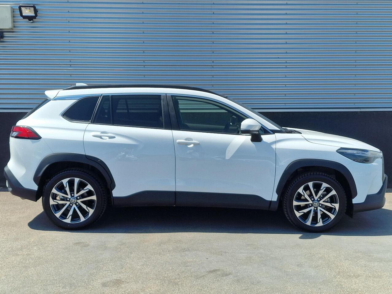 Toyota COROLLA Cross 2.0 High Power Hybrid 197pk Executive Edition Panoramadak, Dodehoekdetectie, PDC, Stoelverwarming, elek. achterklep, LMV, Smart Key, LED, Navigatie