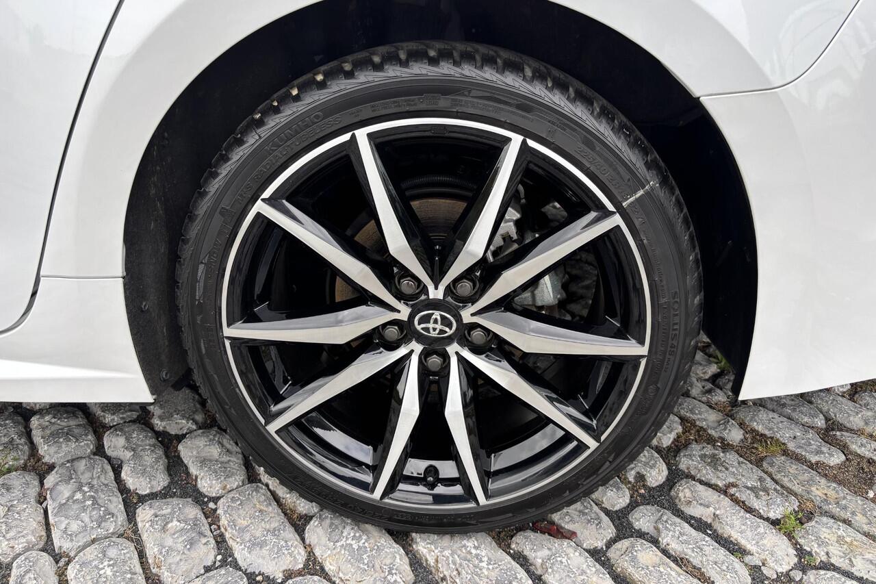 Toyota COROLLA Touring Sports Hybrid 200 GR Sport Plus, 196 PK, Stuurverwarming, BSM, Apple carplay, Android auto!