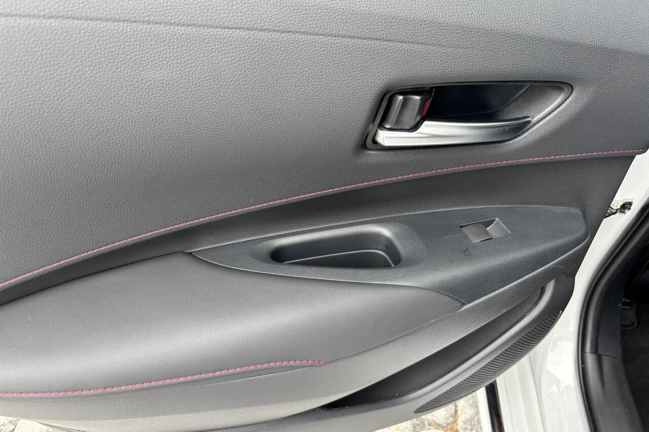 Toyota COROLLA Touring Sports Hybrid 200 GR Sport Plus, 196 PK, Stuurverwarming, BSM, Apple carplay, Android auto!