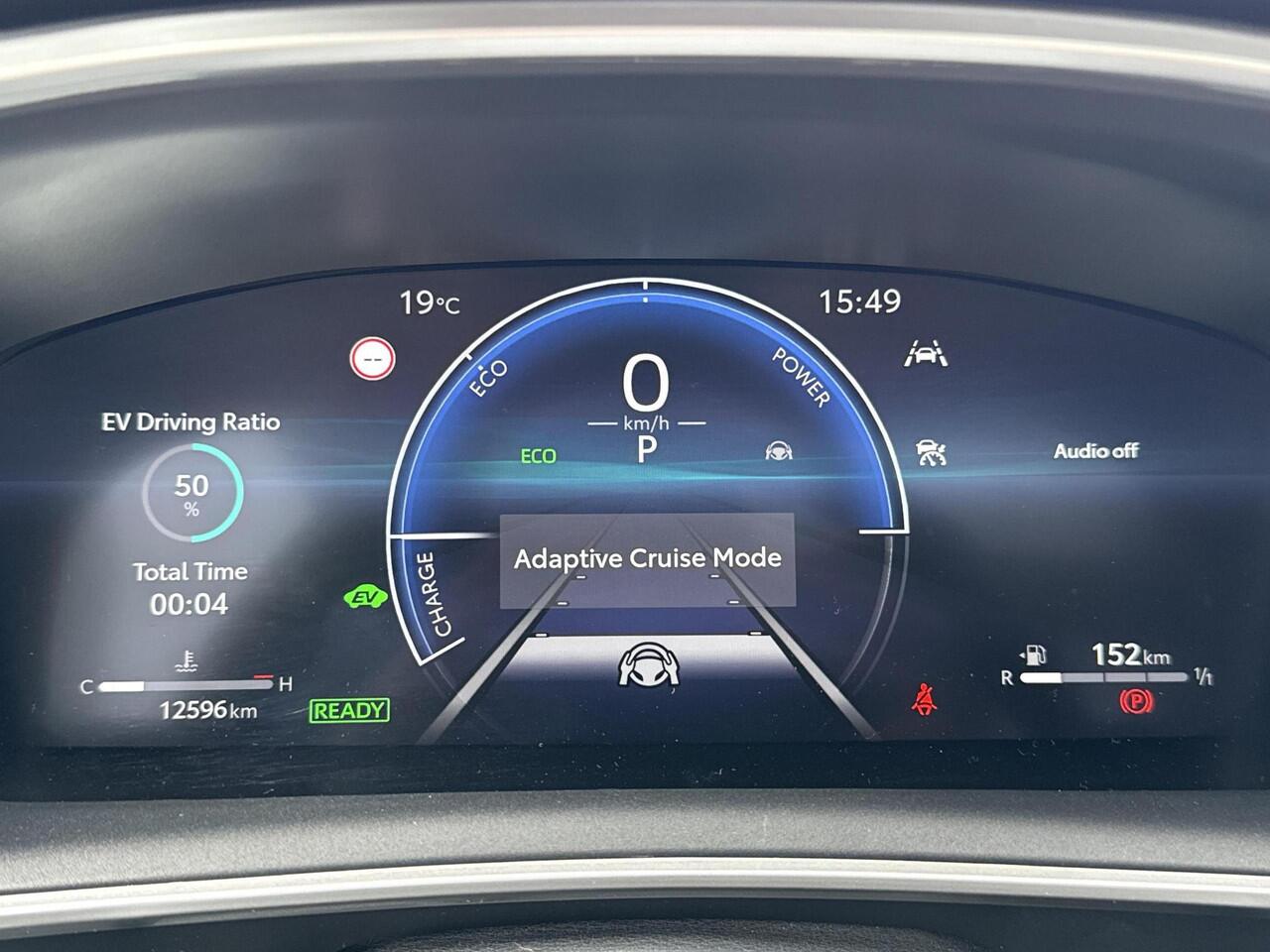 Toyota COROLLA Touring Sports Hybrid 200 Premium **PANORAMA DAK/ HEAD-UP DISPLAY/ TREKHAAK/ NAVIGATIE/ 36 MAANDEN GARANTIE**