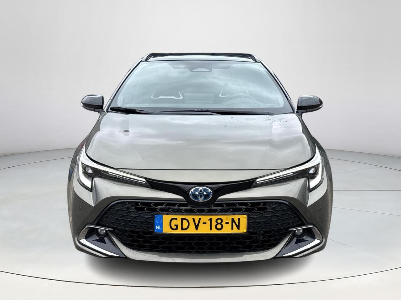 Toyota COROLLA Touring Sports Hybrid 200 Premium **PANORAMA DAK/ HEAD-UP DISPLAY/ TREKHAAK/ NAVIGATIE/ 36 MAANDEN GARANTIE**