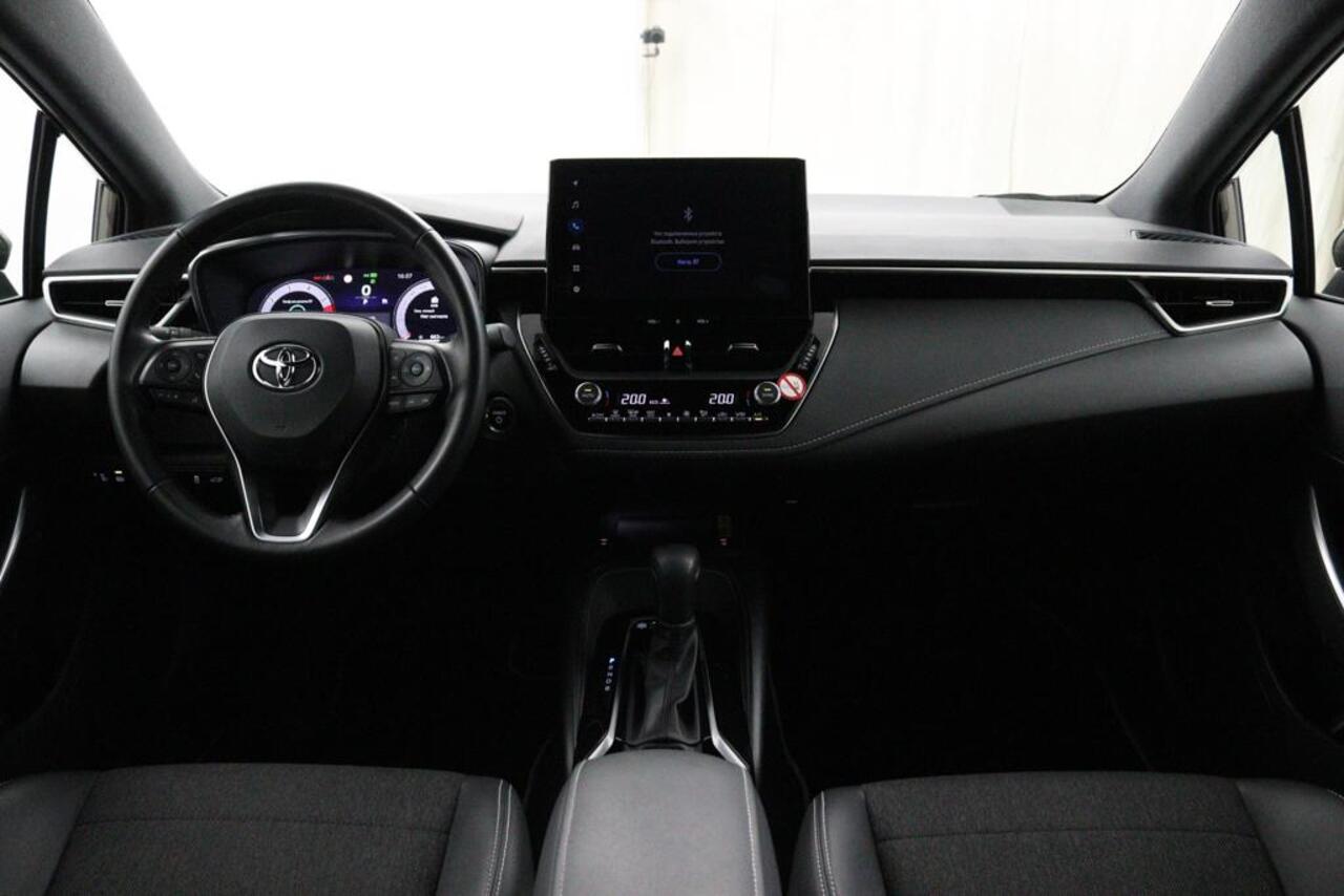 Toyota COROLLA Touring Sports Hybrid 140 Dynamic | Parkeersensoren Rondom | Grootscherm Navigatie | Digital Cockpit | Led Verlichting |