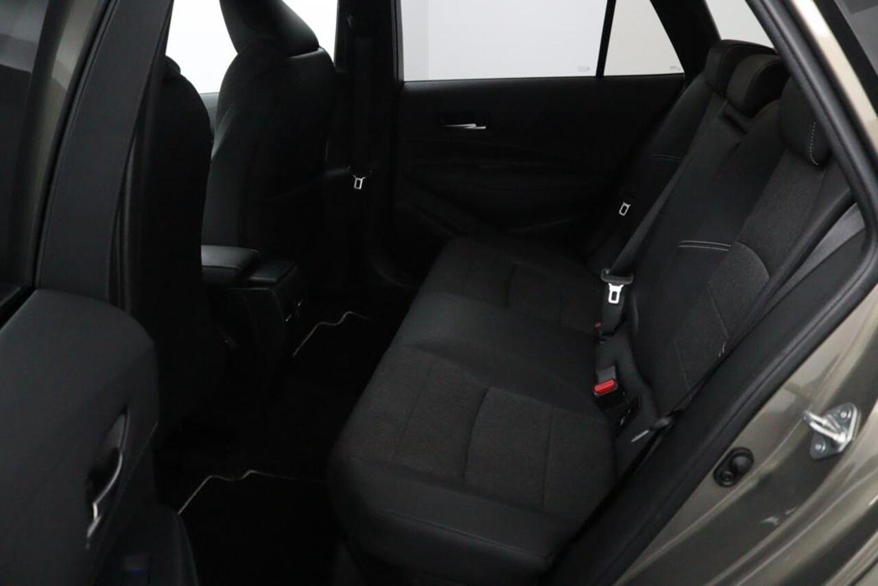 Toyota COROLLA Touring Sports Hybrid 140 Dynamic | Parkeersensoren Rondom | Grootscherm Navigatie | Digital Cockpit | Led Verlichting |