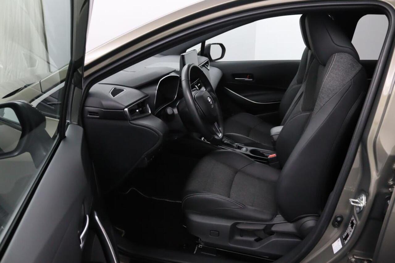 Toyota COROLLA Touring Sports Hybrid 140 Dynamic | Parkeersensoren Rondom | Grootscherm Navigatie | Digital Cockpit | Led Verlichting |