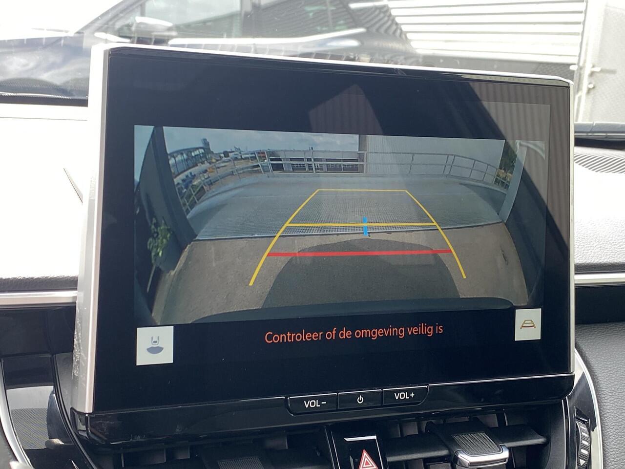 Toyota COROLLA Cross Hybrid 200 Style Panoramadak, stoelverwarming, navigatie Apple CarPlay/Android Auto, dodehoekdetectie, adaptieve cruise control,