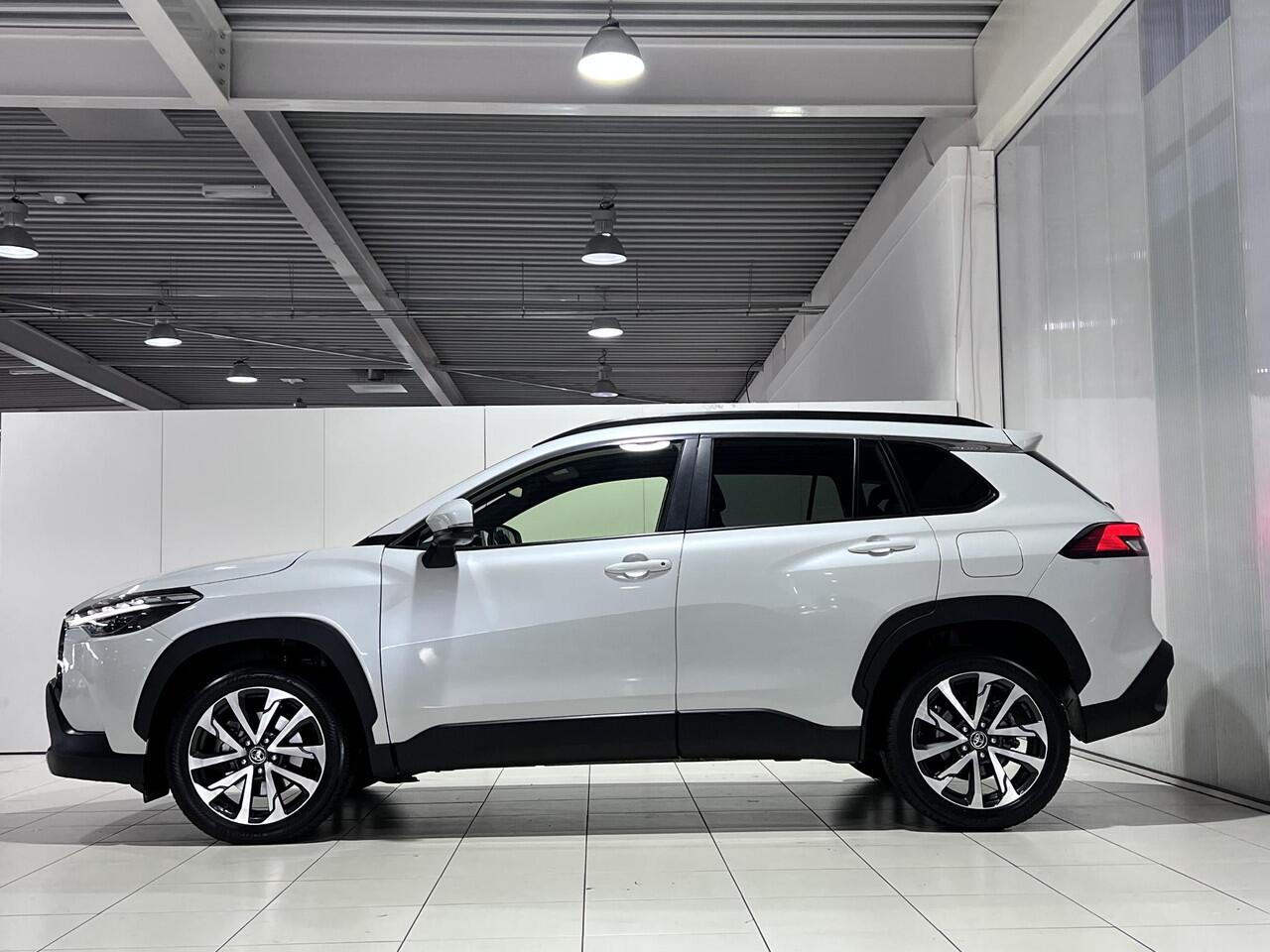 Toyota COROLLA Cross Hybrid 140 Style All Season banden, Elektrisch bedienbare achterklep, Draadloos opladen, Dode hoek detector, Dealer onderhouden