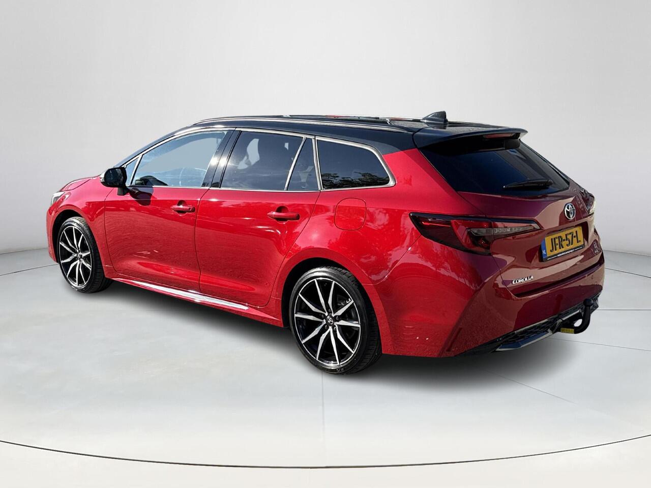 Toyota COROLLA Touring Sports Hybrid 140 GR Sport **STOEL EN STUURWIELVERWARMING/ DODEHOEK DETECTIE/ PARKEERSENSOREN/ GARANTIE**