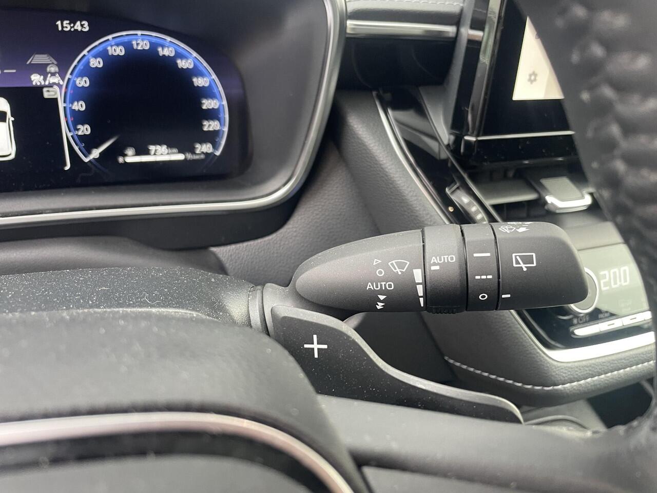 Toyota COROLLA Touring Sports Hybrid 200 Premium | Panoramadak | Trekhaak | All-season banden Allerduurste type