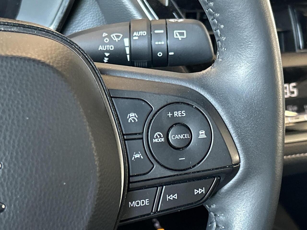 Toyota COROLLA Suzuki Swace 1.8 Hybrid Select **STUUR- & STOELVERWARMING/ APPLE CARPLAY & ANDROID AUTO/ ADAPTIVE CRUISE CONTROL/ 36 MAANDEN GARANTIE**