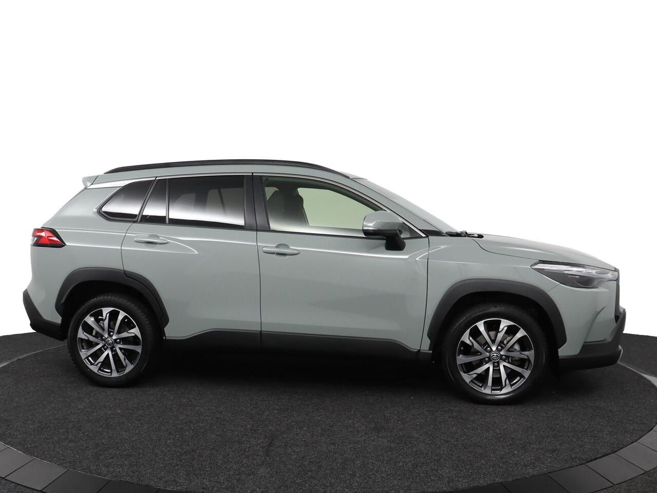 Toyota COROLLA Cross Hybrid 140 Dynamic | Trekhaak | all seasons banden | Apple Carplay/Android Auto | Navigatie |