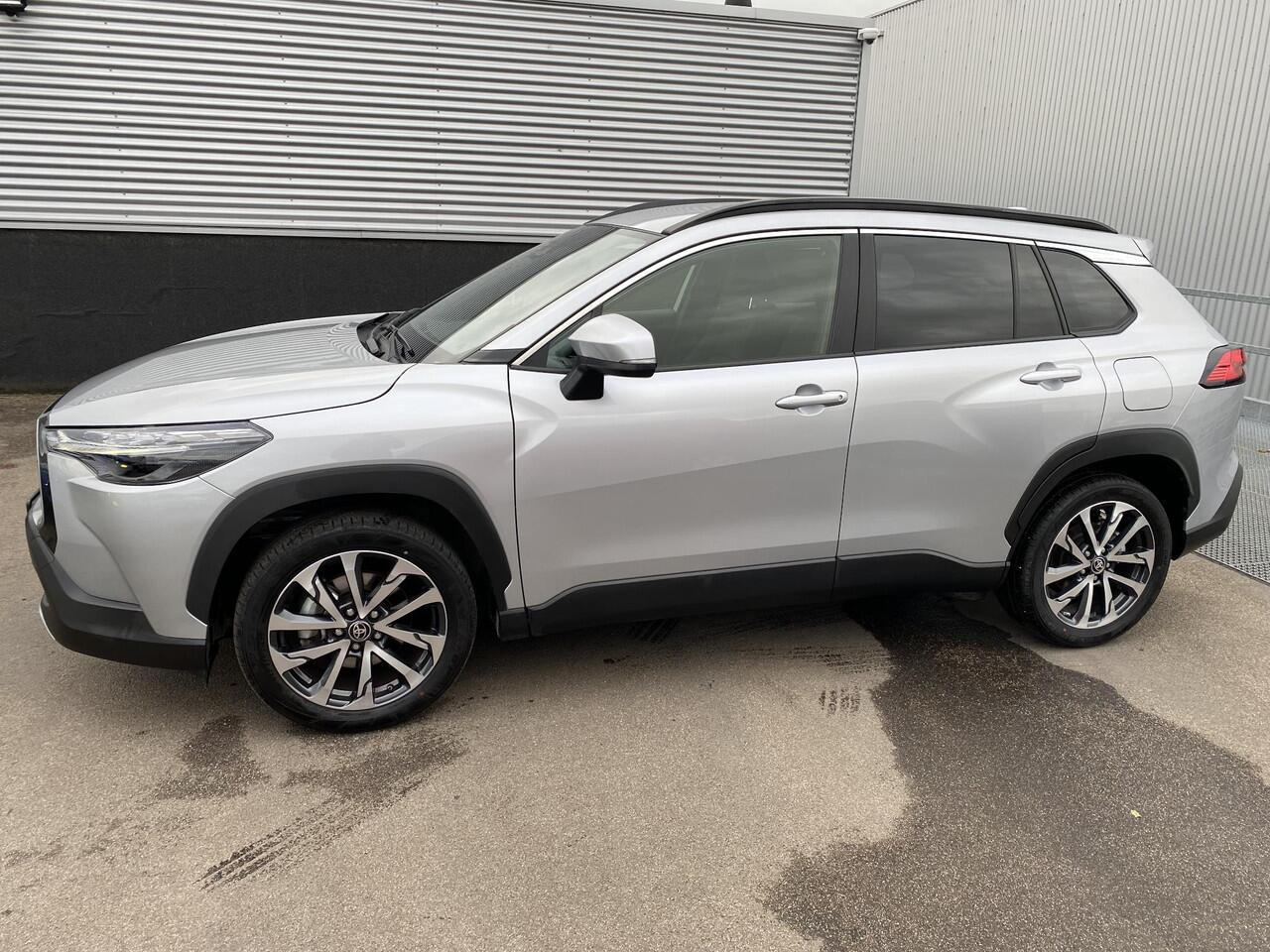 Toyota COROLLA Cross Hybrid 200 Dynamic Navigatie Apple CarPlay/Android Auto, keyless, achteruitrij camera, draadloos telefoonlader, adaptieve cruise control