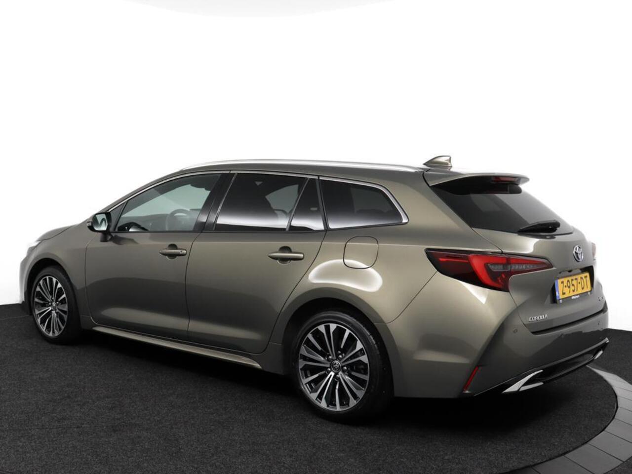 Toyota COROLLA Touring Sports Hybrid 140 Dynamic | Apple Carplay/Android Auto | Parkeersensoren | Stoelverwarming | Elektrische Achterklep | Navigatie |