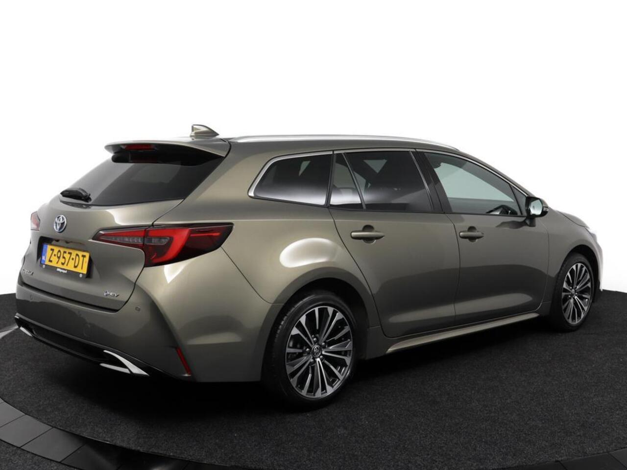 Toyota COROLLA Touring Sports Hybrid 140 Dynamic | Apple Carplay/Android Auto | Parkeersensoren | Stoelverwarming | Elektrische Achterklep | Navigatie |