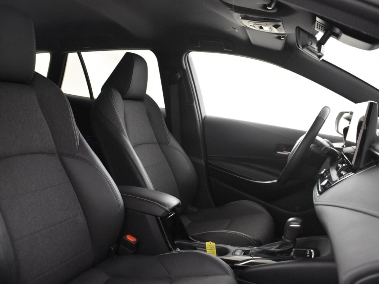 Toyota COROLLA Hybrid 140 Style Edition | Stuur en Stoelverwarming | PDC V+A |