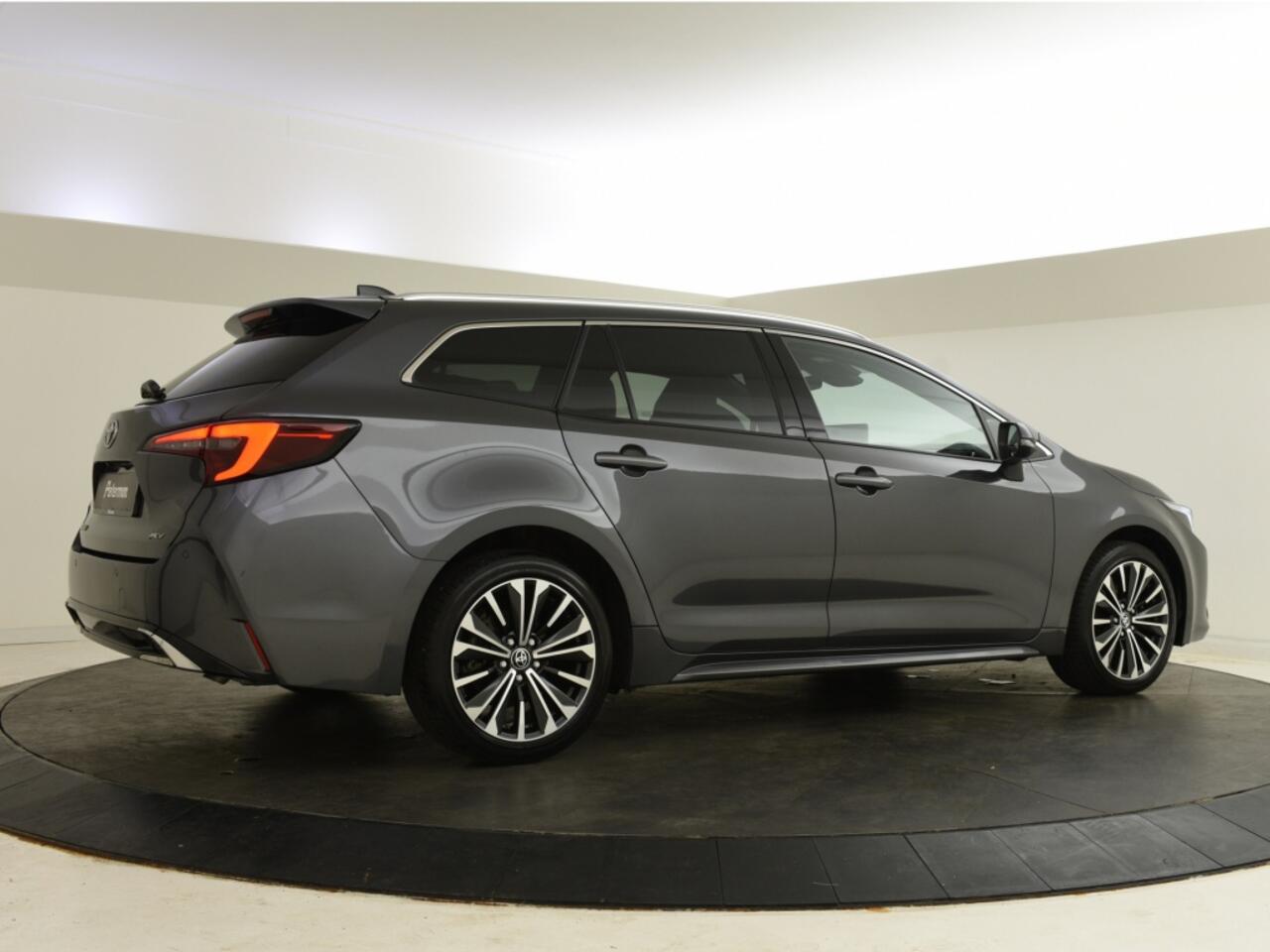 Toyota COROLLA Hybrid 140 Style Edition | Stuur en Stoelverwarming | PDC V+A |