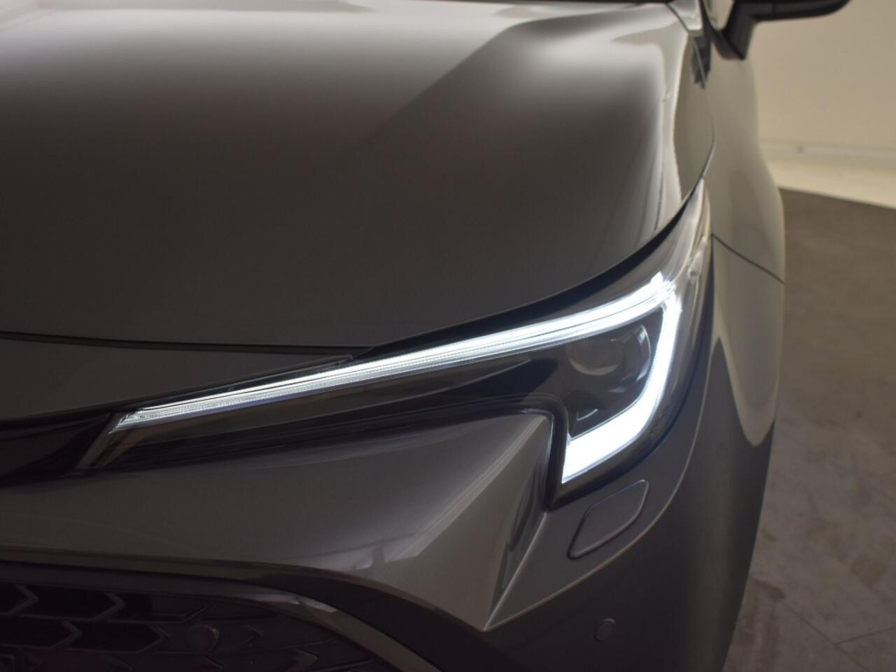 Toyota COROLLA Hybrid 140 Style Edition | Stuur en Stoelverwarming | PDC V+A |